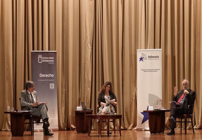 Los organizadores destacaron la trayectoria del seminario, realizado por la Defensor&iacute;a Regional de Valpara&iacute;so y la Facultad de Derecho de la UV.