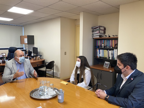 El Defensor Regional del Maule, Jos&eacute; Luis Craig, ofreci&oacute; charlas para los equipos regionales del nuevo Servicio de Migraciones.