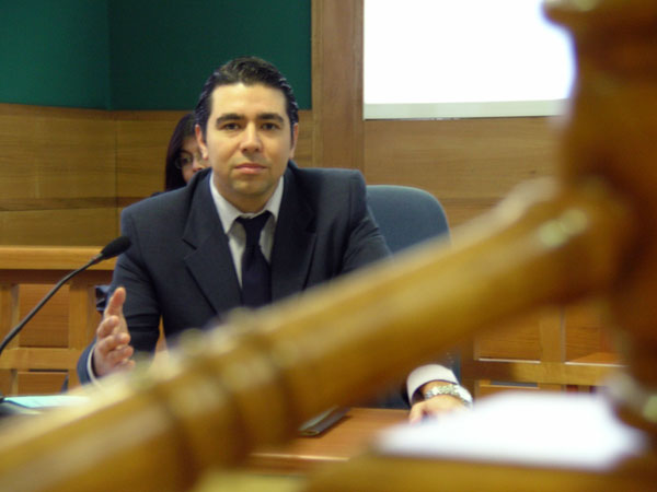 El defensor p&uacute;blico Charles de la Harpe pidi&oacute; empadronar e interrogar a unos 15 testigos del baleo a ambos hermanos gemelos.