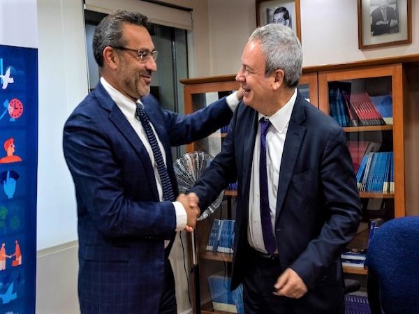 El Defensor Nacional y el director (S) de Agcid presentaron el documento.