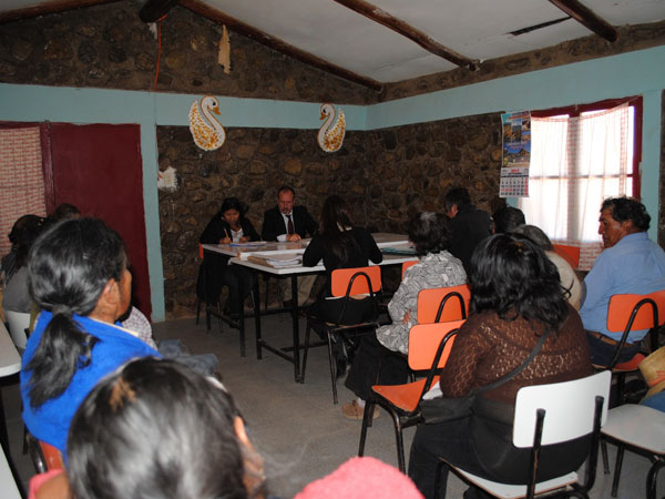Por segunda vez el Tribunal de Garant&iacute;a de Arica sesion&oacute; en Saxamar. En este caso, recogi&oacute; costumbres ancestrales para resolver el conflicto.