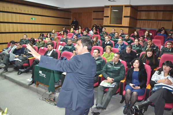 Cerca de un centenar de funcionarios de Gendarmer&iacute;a de Coquimbo participaron en un interesante seminario sobre derechos humanos. 