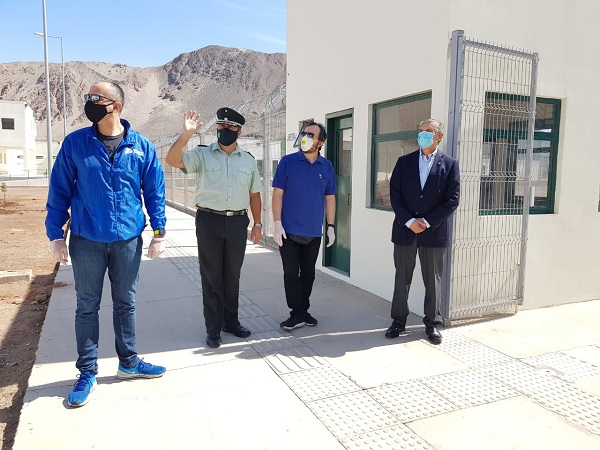 Durante la visita al nuevo CPF, el Defensor Regional y el defensor local jefe revisaron las instalaciones para las entrevistas con las internas