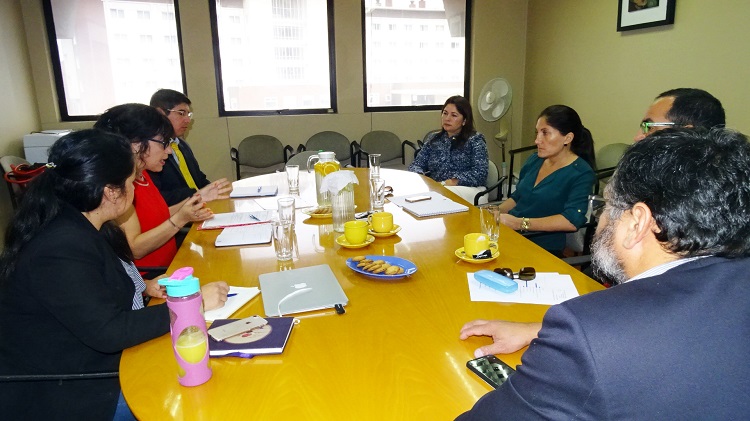 Las expertas de EUROsociAL+ junto a los profesionales de la Defensor&iacute;a Regional de Antofagasta.