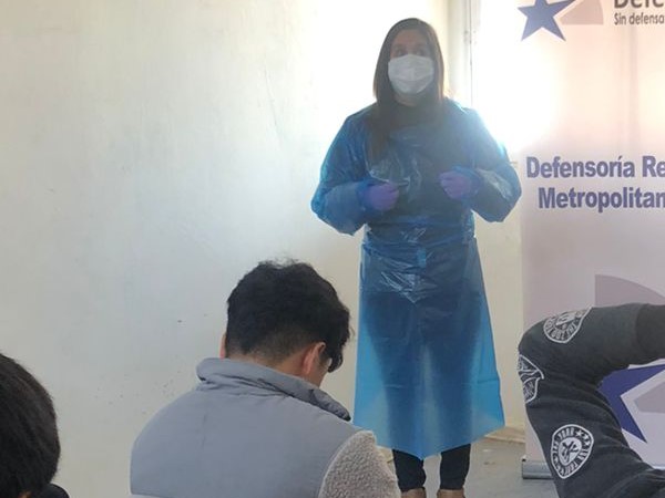 La defensora Local Jefe de Adolescentes Georgina Guevara dialog&oacute; con los j&oacute;venes interrnos.