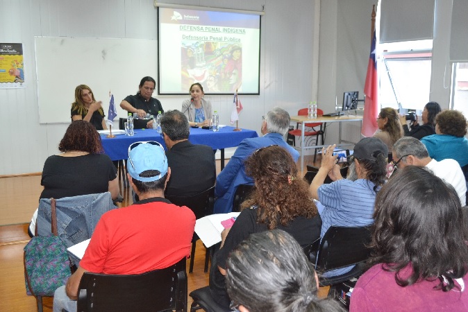 M&aacute;s de 50 integrantes de cinco agrupaciones ind&iacute;genas participaron en el seminario.
