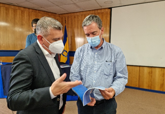 El conversatorio fue organizado por la Universidad de Concepci&oacute;n en su sede de Chill&aacute;n y estuvieron presentes tres de los convencionales 