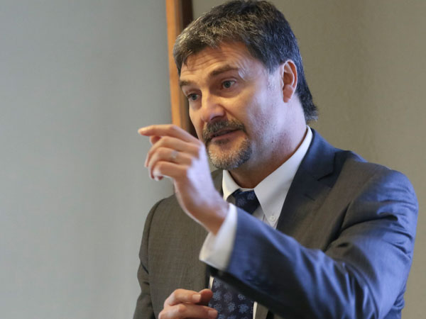El Defensor Nacional, Andr&eacute;s Mahnke.