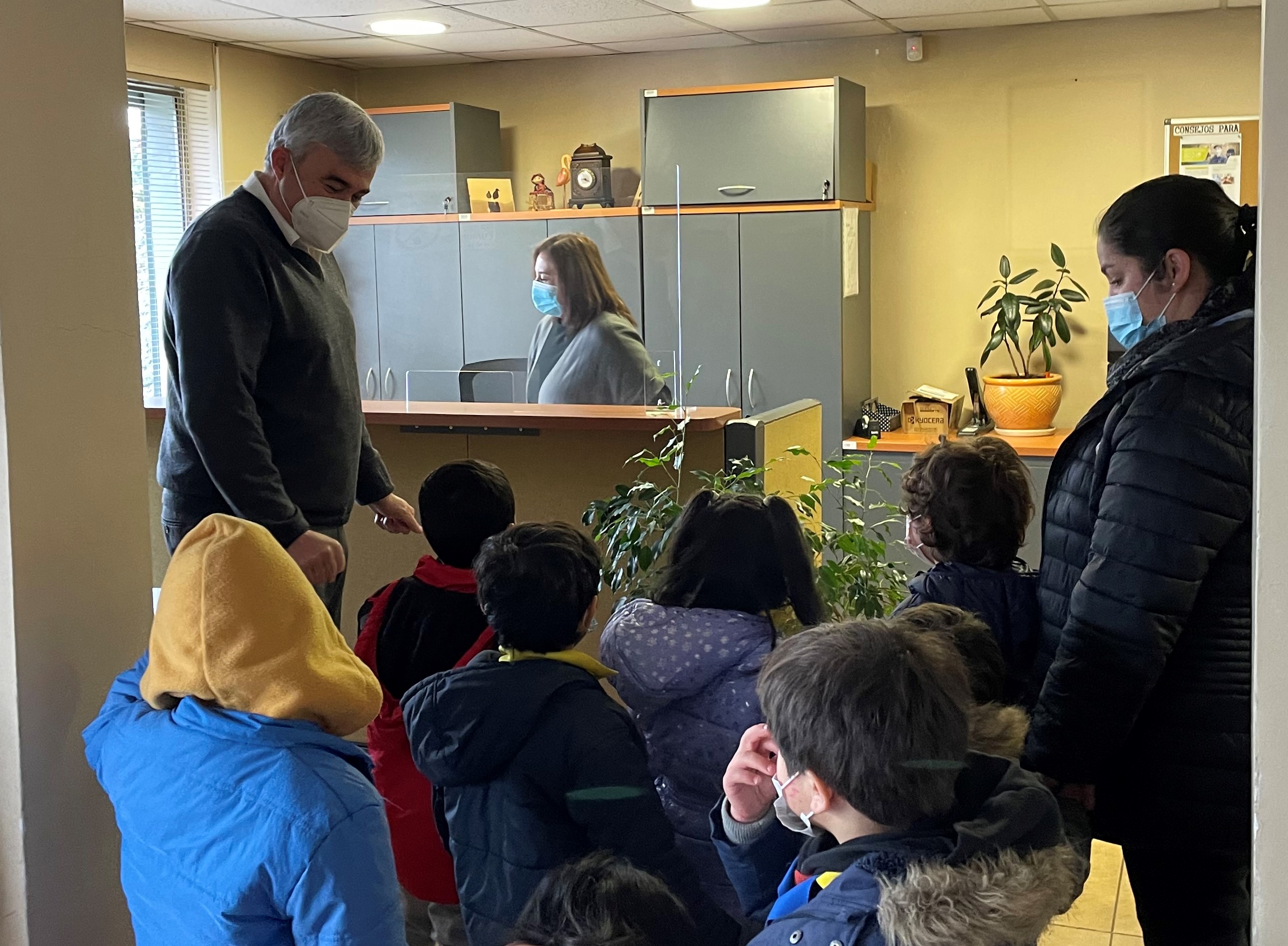 Las ni&ntilde;as y ni&ntilde;os llegaron acompa&ntilde;ados por las profesoras Marion Robles y Yenifer Carrera.