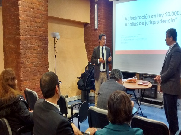 El Defensor Regional, Claudio P&eacute;rez Garc&iacute;a, destac&oacute; la trayectoria de Juan Pablo Hermosilla al presentarlo ante los 49 defensores p&uacute;blicos.