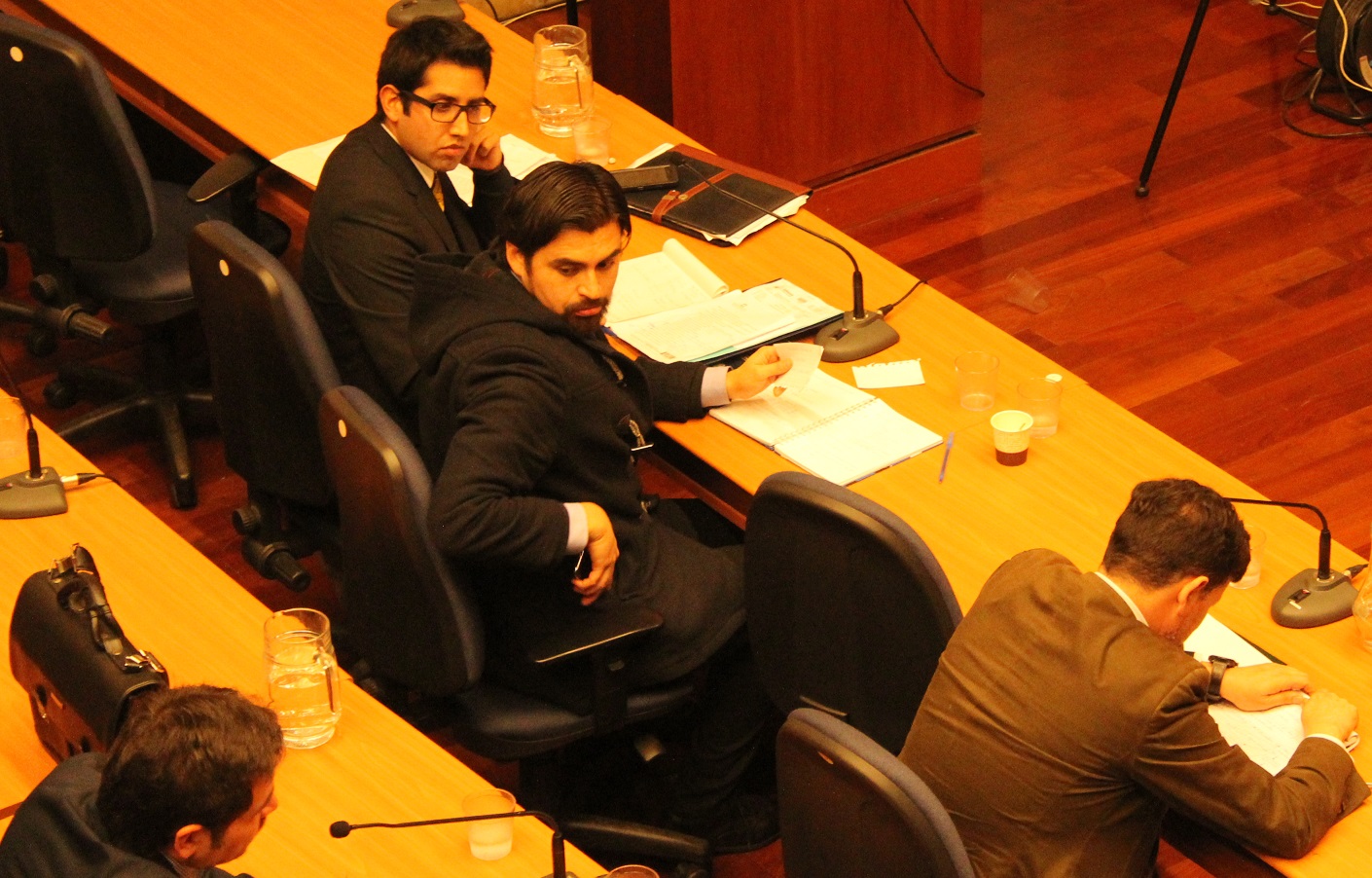 Los defensores p&uacute;blicos Roberto N&aacute;quira y Yerko Pizarro representan a un total de 27 imputados en el caso del fraude en Carabineros.