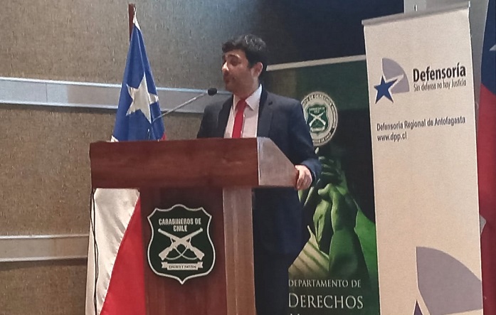 Pablo Aranda, jefe nacional de Estudios y Proyectos de la Defensor&iacute;a, particip&oacute; en seminario conjunto con Carabineros en Antofagasta.