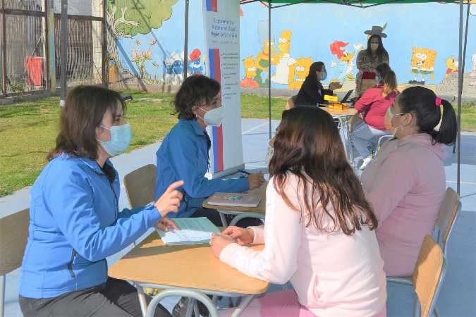 La Defensora Regional y la jefa de Estudios atendieron las consultas de las internas.