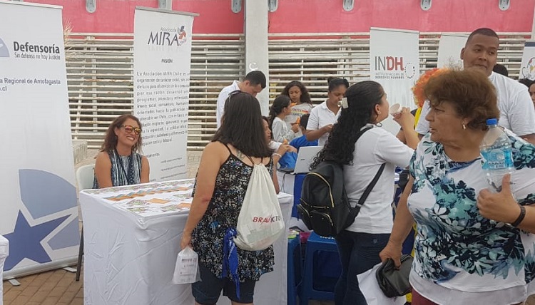 La asistente social Andrea Correa Carri&oacute;n, del equipo de defensa de migrantes y extranjeros, en el Festival de Tod@s.