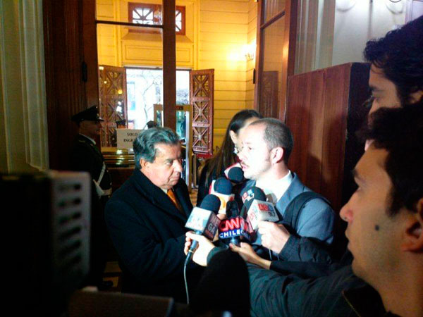 Tras su alegato y al salir de la Novena Sala, el defensor penal p&uacute;blico Francisco Garc&iacute;a fue abordado por la prensa.