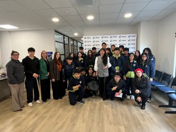 La delegaci&oacute;n educativa agradeci&oacute; la visita y charla informativa gestionada por la Defensor&iacute;a