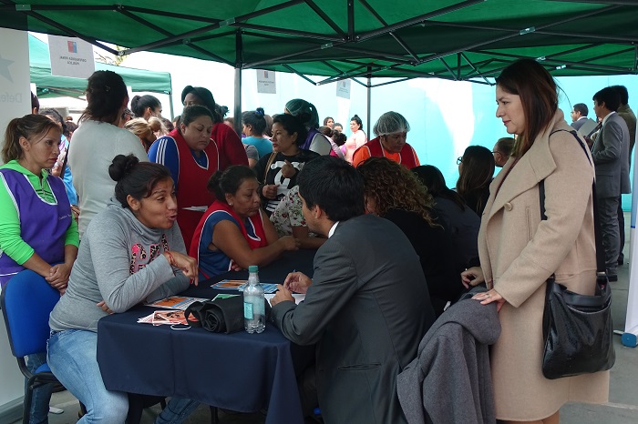 La Defensora Regional, Loreto Flores, durante el di&aacute;logo participativo realixado en el CPF.