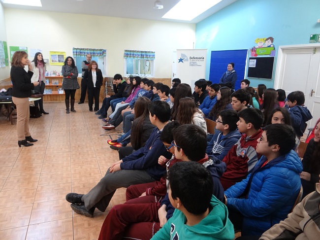 Una activa participaci&oacute;n tuvieron los alumnos en las dos charlas que efectuaron los representantes de la Defensor&iacute;a.