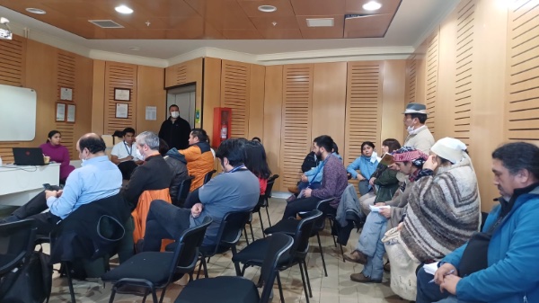 La exposici&oacute;n del equipo especializado de la Defensor&iacute;a se realiz&oacute; en el hospital intercultural.