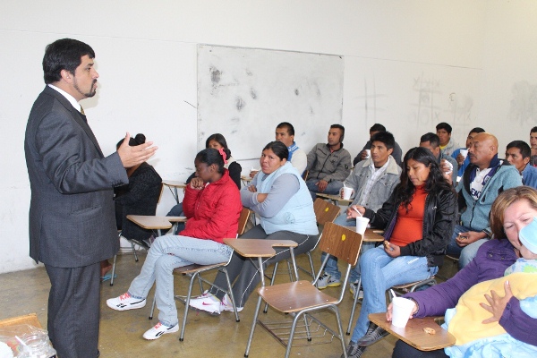 M&aacute;s de una hora dur&oacute; la cuenta participativa del Defensor Regional de Coquimbo ante migrantes internos en la c&aacute;rcel de La Serena.