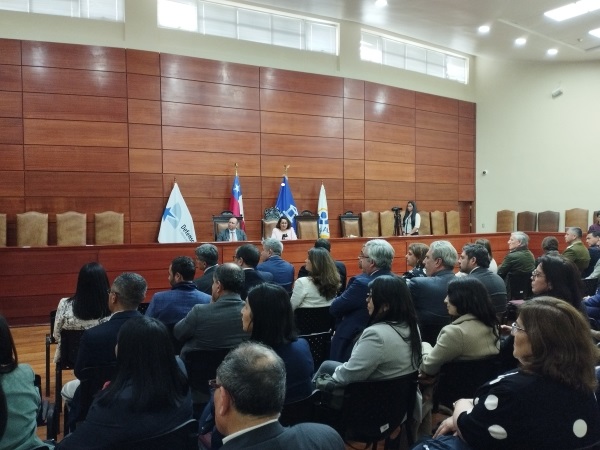 Mas de 60 personas, entre autoridades y miembros de las tres instituciones participaron en el acto, donde se record&oacute; adem&aacute;s a quienes ya partieron.