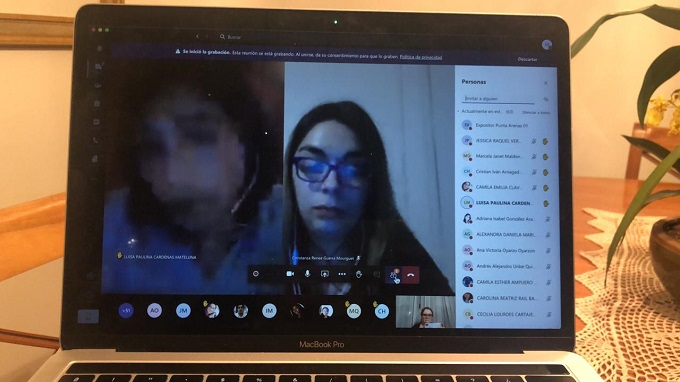 Una gran n&uacute;mero de personas conectadas logr&oacute; la charla de la jefa de Estudios.