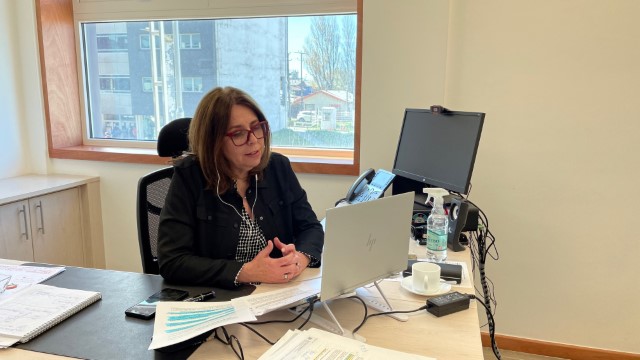 La entrevista radial a la Defensora Regional de Los Lagos se realiz&oacute; v&iacute;a Zoom.