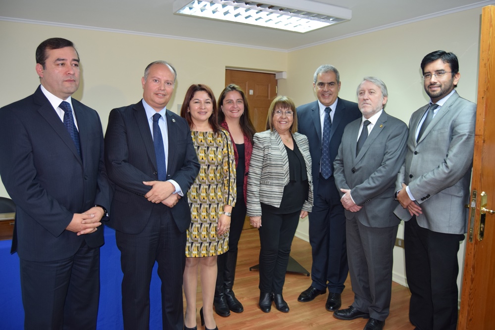 La Defensora Regional junto a las autoridades asistentes al cambio de mando de la Fiscal&iacute;a en Antofagasta.