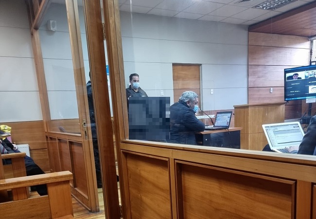 El defensor penal adolescente Sergio Mu&ntilde;oz Iturra, durante la audiencia de control y formalizaci&oacute;n del joven imputado.