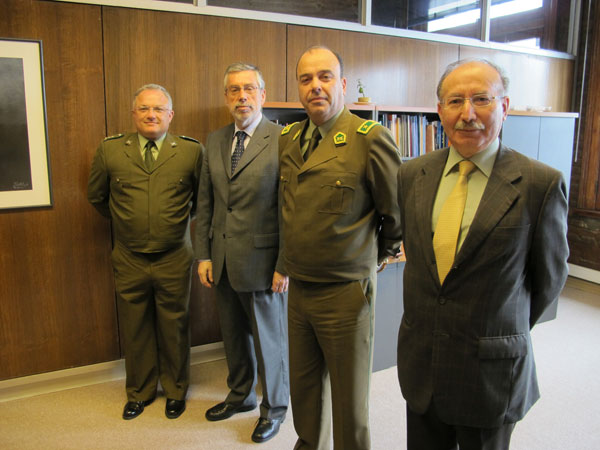 El general Pineda (segundo de derecha a izquierda) se desempe&ntilde;aba como director de Seguridad Privada y Control de Armas y Explosivos de Carabineros.