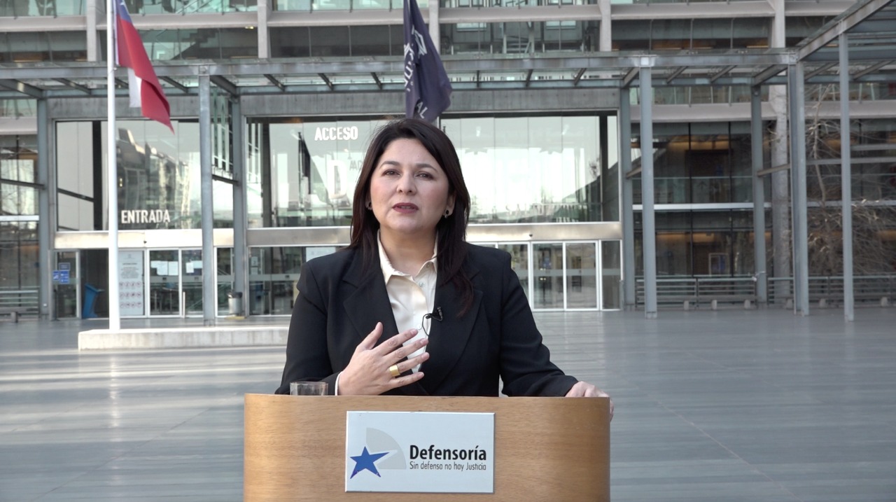 La Defensora Regional entreg&oacute; los antecedentes de los &uacute;ltimos dos a&ntilde;os de gesti&oacute;n y reconoci&oacute; el trabajo realizado.
