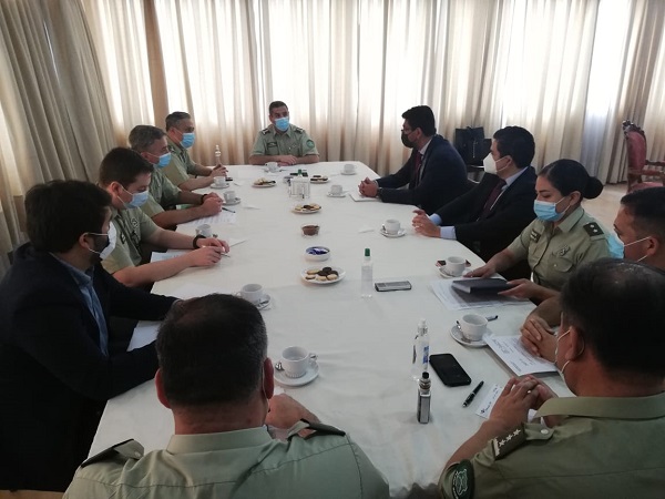 Directivos de O'Higgins coordinaron con oficiales de la regi&oacute;n los alcances del convenio de colaboraci&oacute;n.