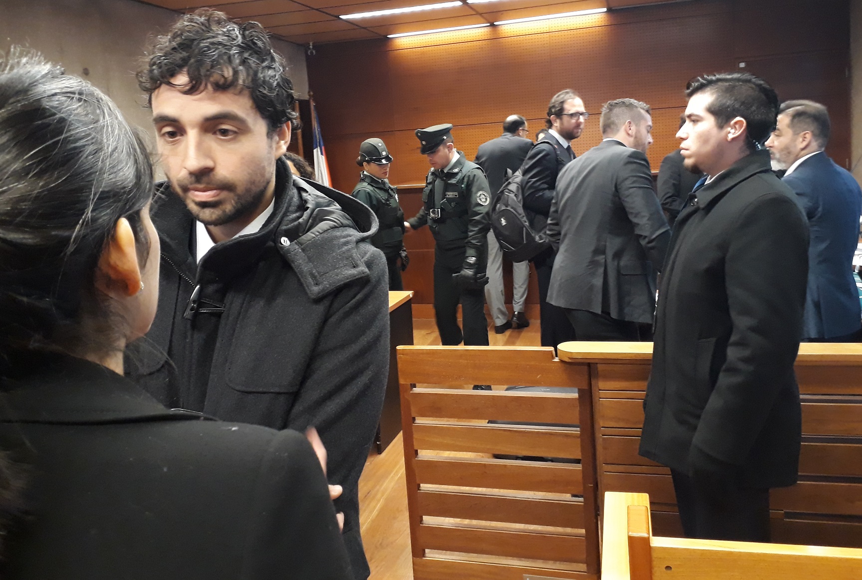 El defensor p&uacute;blico Mat&iacute;as Canales tras audiencia de Cautela de Garant&iacute;as por agresiones a imputados ecuatorianos en penal Santiago I