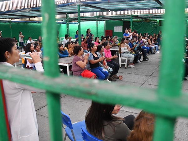 (Foto de archivo) La imagen de referencia muestra a mujeres internas en penales de la regi&oacute;n de Tarapac&aacute;.