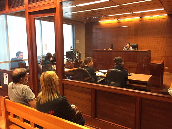 En el 12&deg; Juzgado de Garant&iacute;a de Santiago se produjo el exitoso egreso adolescente del Tribunal de Tratamiento de Drogas (TTD).