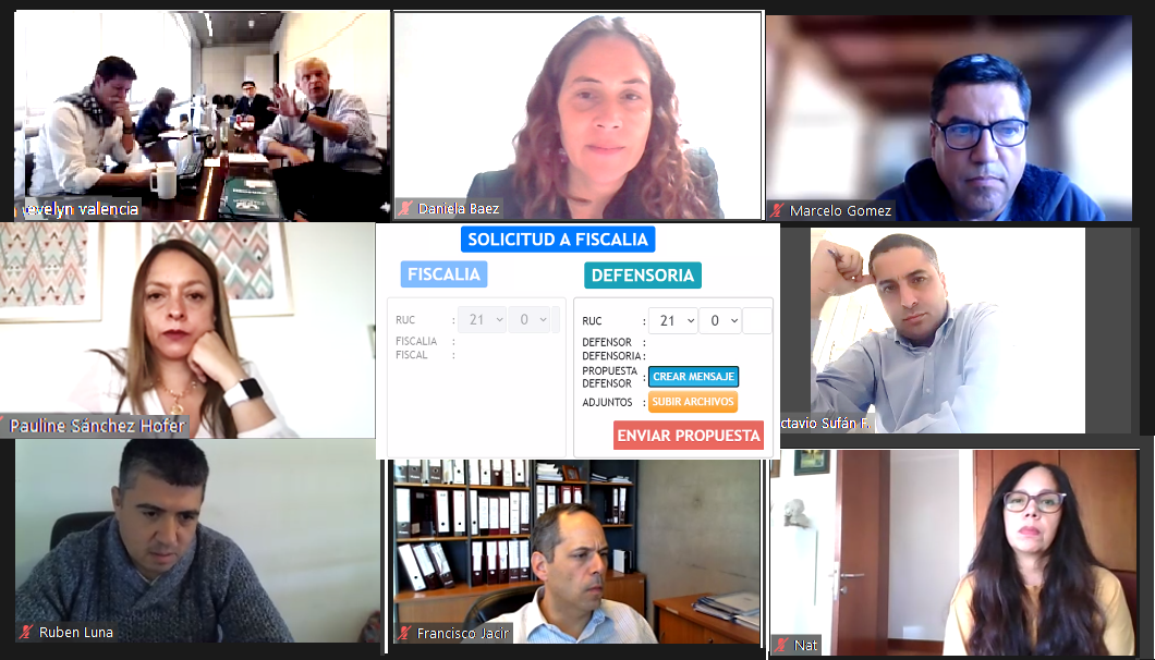 La Defensora Regional Daniela B&aacute;ez y el Fiscal Regional Xavier Armend&aacute;riz examinaron el funcionamiento del nuevo sistema junto a sus equipos.
