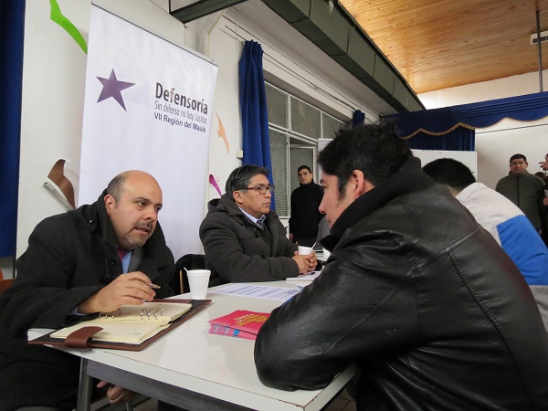 Gran cantidad de consultas atendi&oacute; la Defensor&iacute;a Regional del Maule en la plaza de Justicia realizada en la c&aacute;rcel de Curic&oacute;.