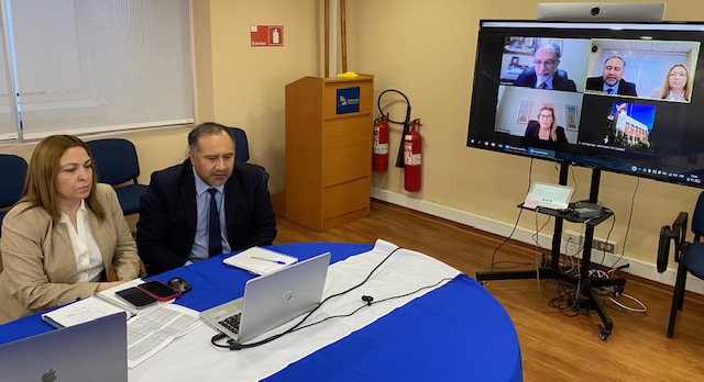 Los directivos de la Defensor&iacute;a Regional en la reuni&oacute;n con el ministro Sergio Mu&ntilde;oz, de la Corte Suprema.