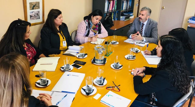 El Defensor Regional de Atacama, Ra&uacute;l Palma Olivares, explic&oacute; el quehacer instituional a la directora regional de Prodemu.
