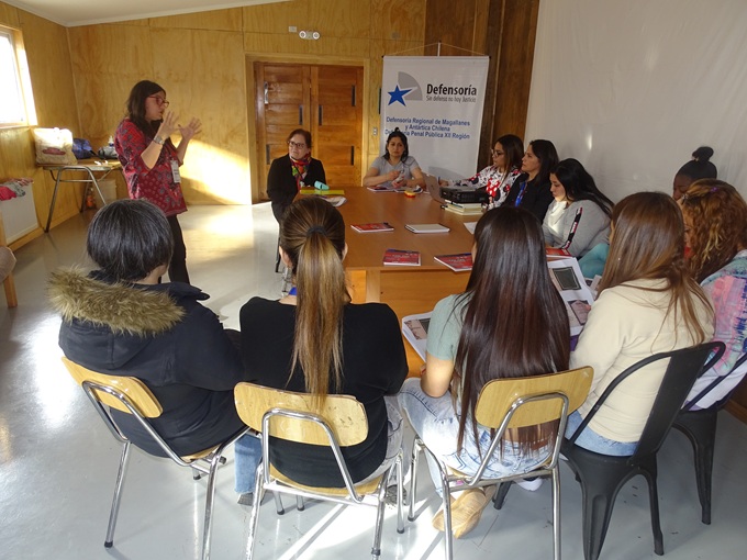 Mucho entusiasmo gener&oacute; el taller entre las internas que participaron.