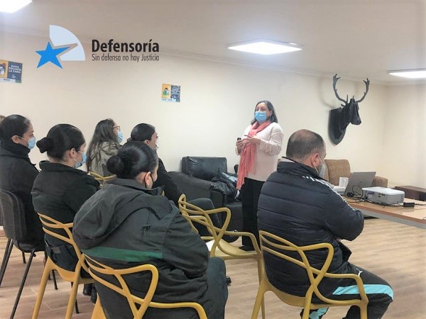 La trabajadora social Fabiola D&iacute;az fue la encargada de capacitar a las funcionarias de Gendarmer&iacute;a que trabajan con las privadas de libertad.
