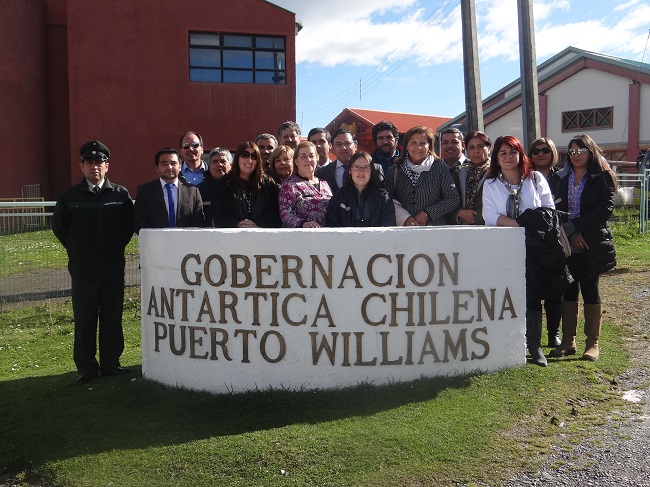 Directivos de la Defensor&iacute;a de Magallanes integraron la comitiva del sector justicia que viaj&oacute; a Puerto Williams. 
