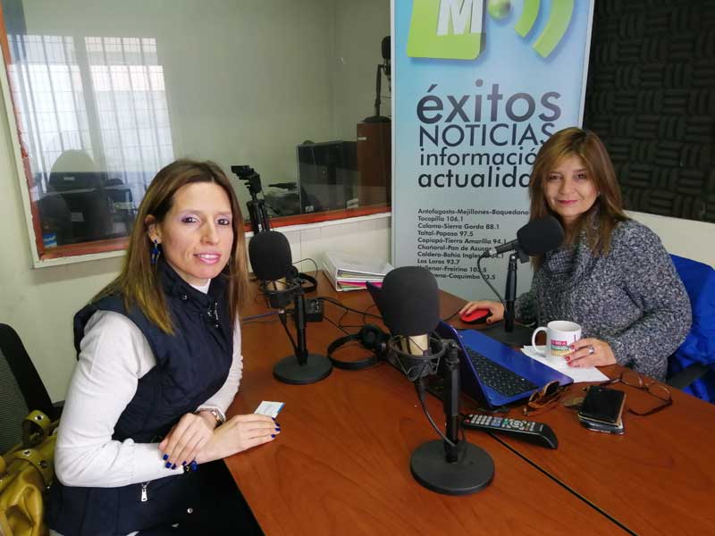 Golda Barrientos convers&oacute; con Patricia Palma, conductora del programa &ldquo;En sinton&iacute;a&rdquo; de Radio Madero FM.