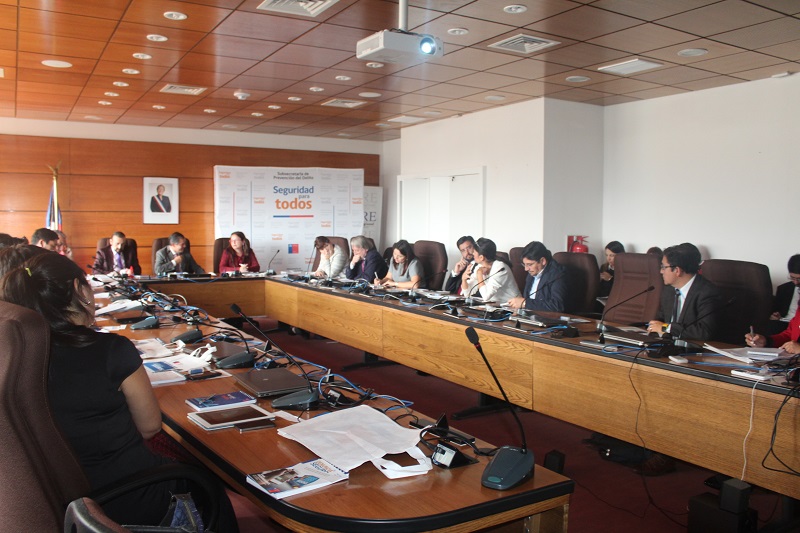La Defensora Regional de Antofagasta junto a otras autoridades y jefes regionales de servicios.