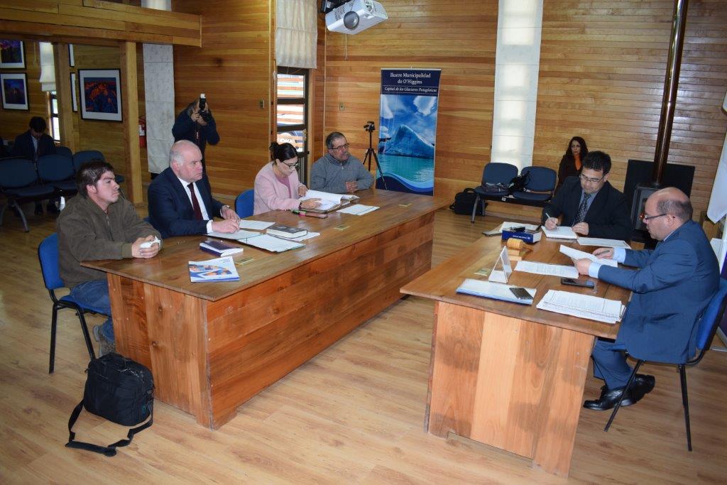 En la sala de eventos de Villa O'Higgins se realizaron audiencias penales. La defensa de los imputados fue asumida por el Defensor Regional de Ays&eacute;n.