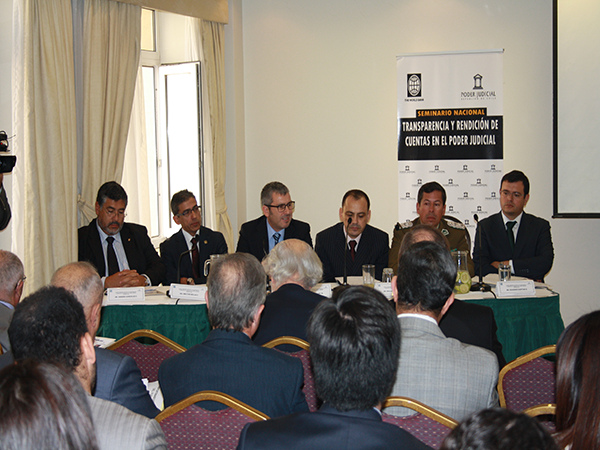El Defensor Regional de Atacama, Ra&uacute;l Palma Olivares, expuso en el seminario organizado por el Poder Judicial.
