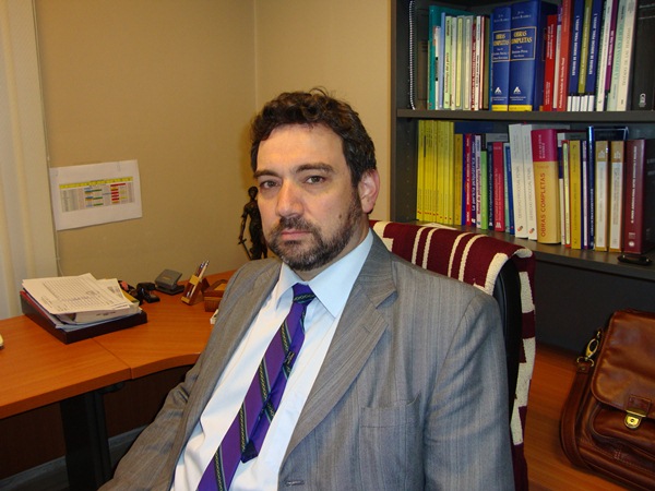 El defensor penal mapuche Jaime L&oacute;pez representa al menor G.A.V.M., en internaci&oacute;n provisoria hace m&aacute;s de un a&ntilde;o.