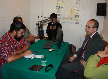El jefe de Estudios de Atacama, Renato Gonz&aacute;lez, durante el di&aacute;logo sobre la situaci&oacute;n de los migrantes en la regi&oacute;n.