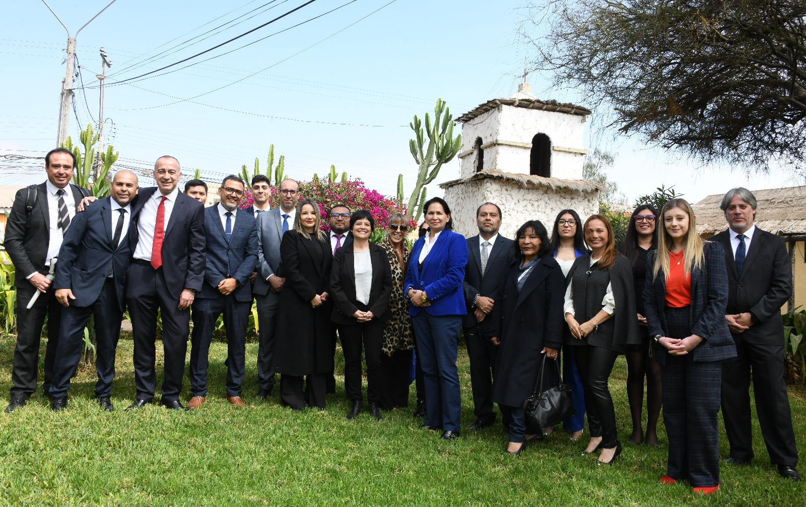 La Defensora Nacional junto al equipo de la Defensor&iacute;a Regional de Arica y Parinacota.