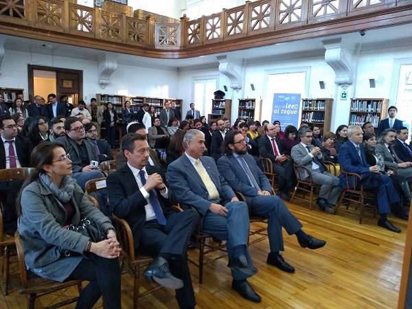 Autoridades y el equipo directivo de la Defensor&iacute;a Nacional asistieron al balance de gesti&oacute;n del Defensor Regional de Valpara&iacute;so, Claudio P&eacute;rez Garc&iacute;a